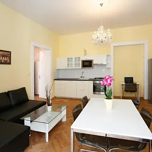 Apartment Near The Charles Bridge Czech Republic