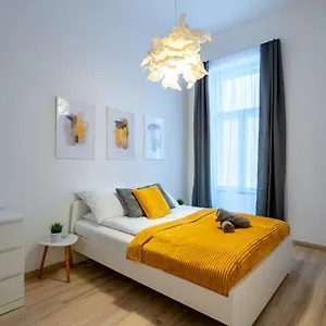  Apartment Wave - 3 Bedroom In Center Hungary